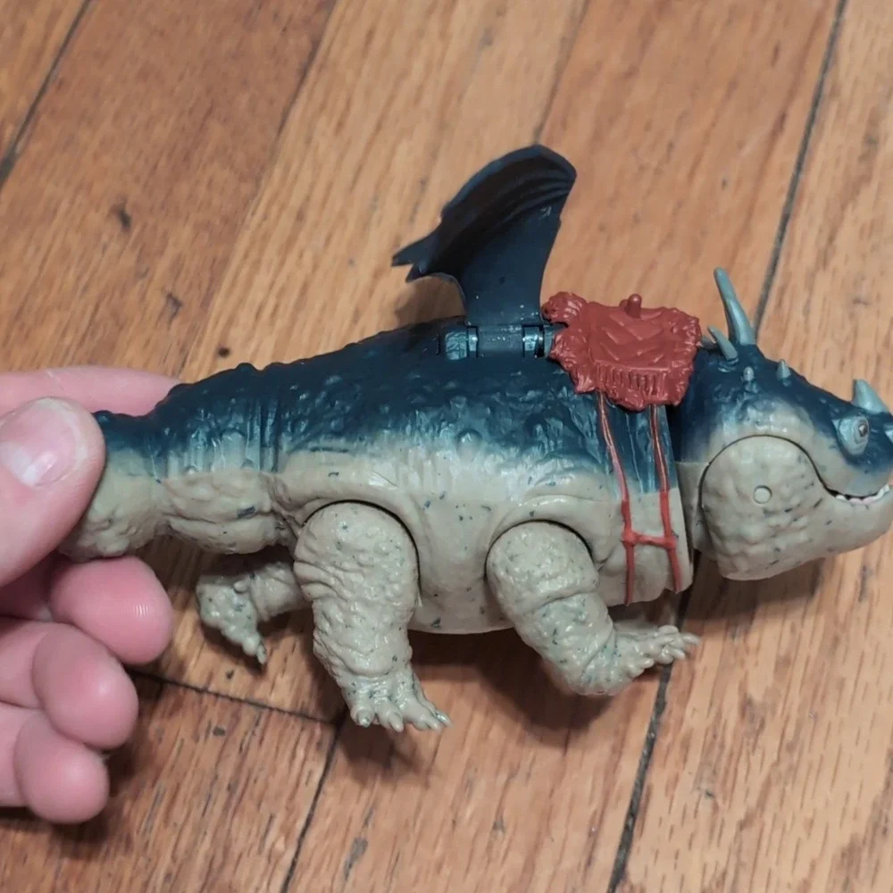 Spin Master How to Train Your Dragon Gronckle Action Figure Articulated Wings